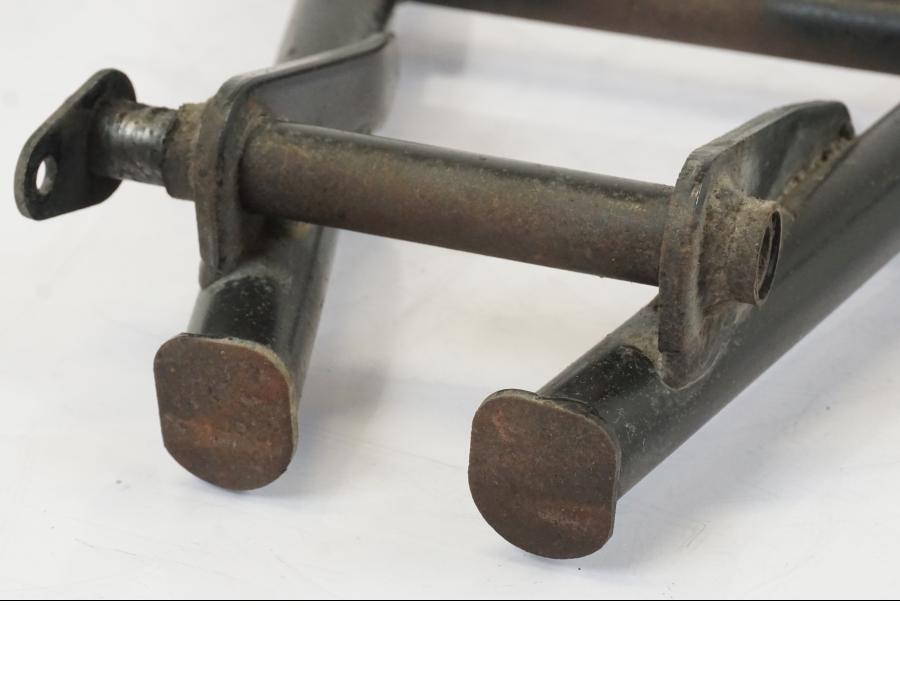 Extrabild5 på Centralstöd från en Honda NT 700 -2008 motorcykel.