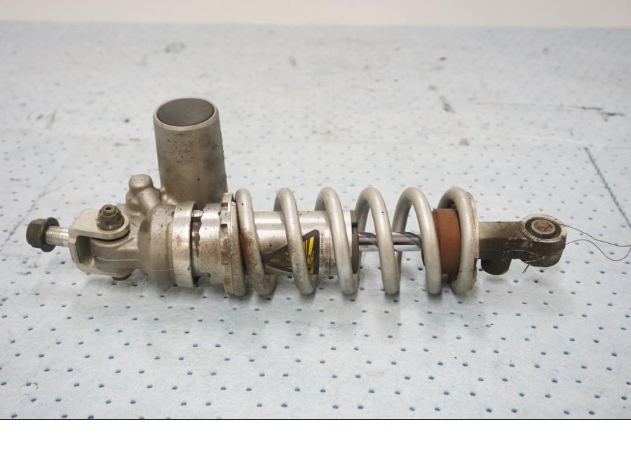 Baksidan på Stötdämpare från en Yamaha YZF 1000 R1 -2006 motorcykel.