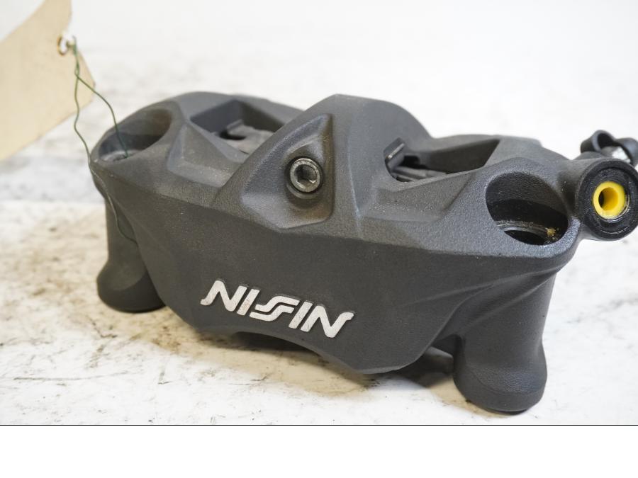 Framsidan på Bromsok från en Triumph Daytona 675 -2011 motorcykel.