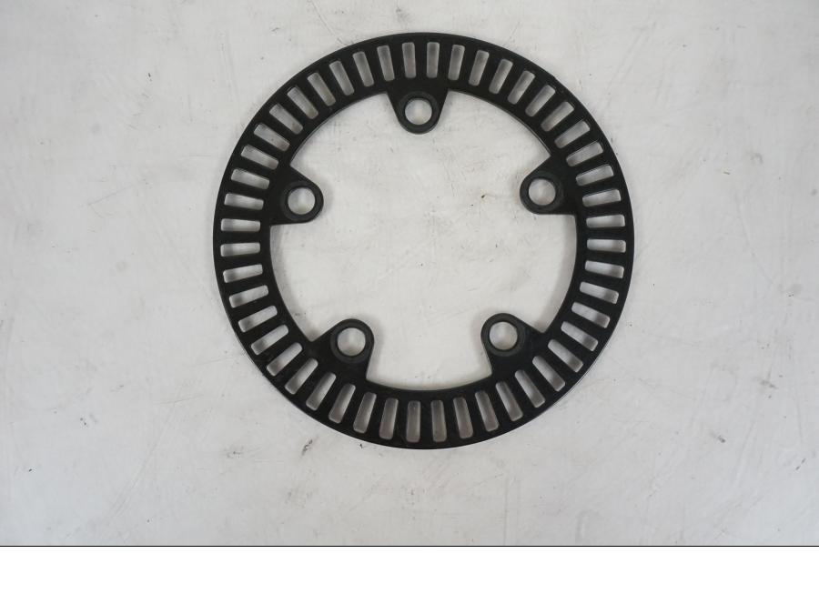 Baksidan på ABS krans från en KTM 1290 Super Duke -2019 motorcykel.