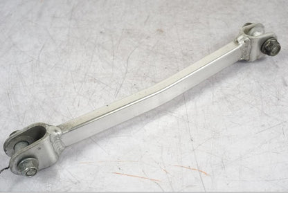 Snett uppifrån på Parallellstag från en Suzuki GSX 1300 RX -1999 motorcykel.