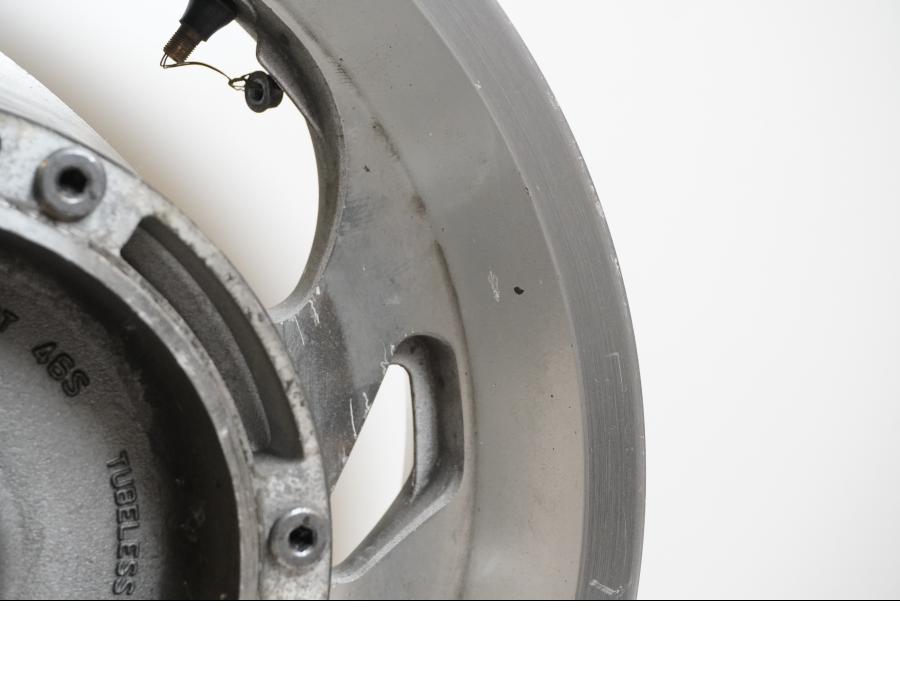 Extrabild4 på Fälg från en Honda VTX 1800 -2002 motorcykel.