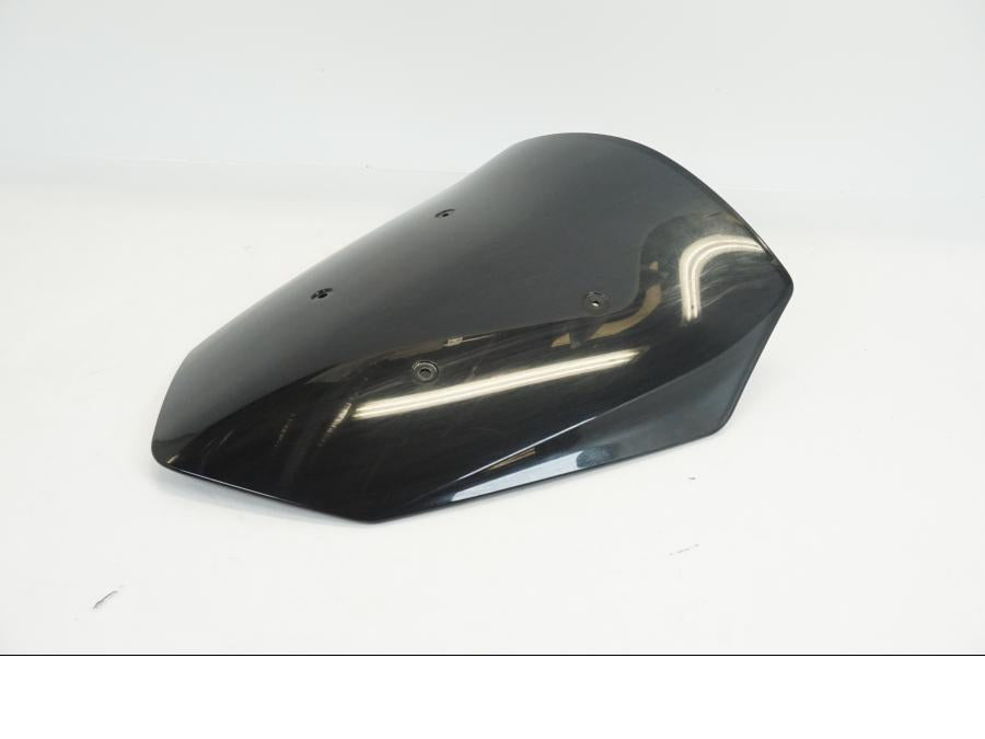 Baksidan på Vindruta från en Yamaha N-MAX125 -2021 motorcykel.