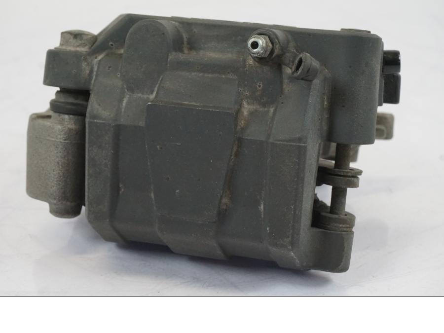 Snett uppifrån på Bromsok från en Honda NT 700 -2008 motorcykel.