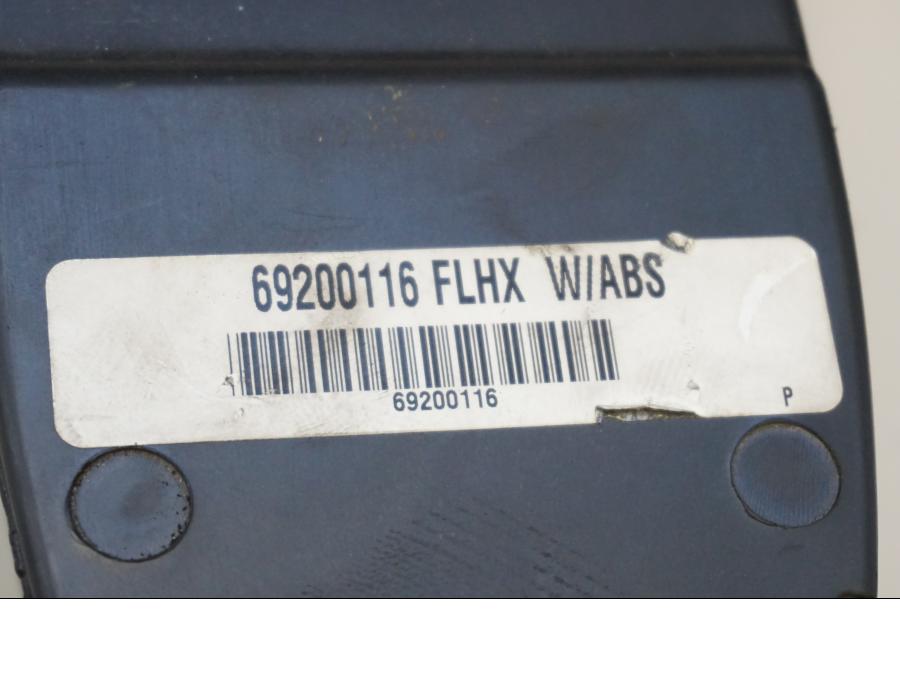 Vänster sida på Kabelstam från en H-D Street Glide FLHX -2015 motorcykel.