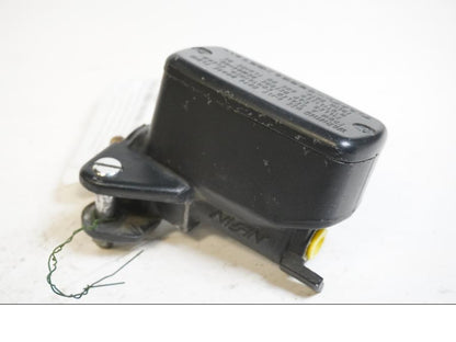 Höger sida på Bromshuvudcylinder från en Honda CBR 1100 XX -2001 motorcykel.