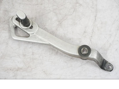 Snett uppifrån på Bromspedal från en Buell 1125 R -2008 motorcykel.