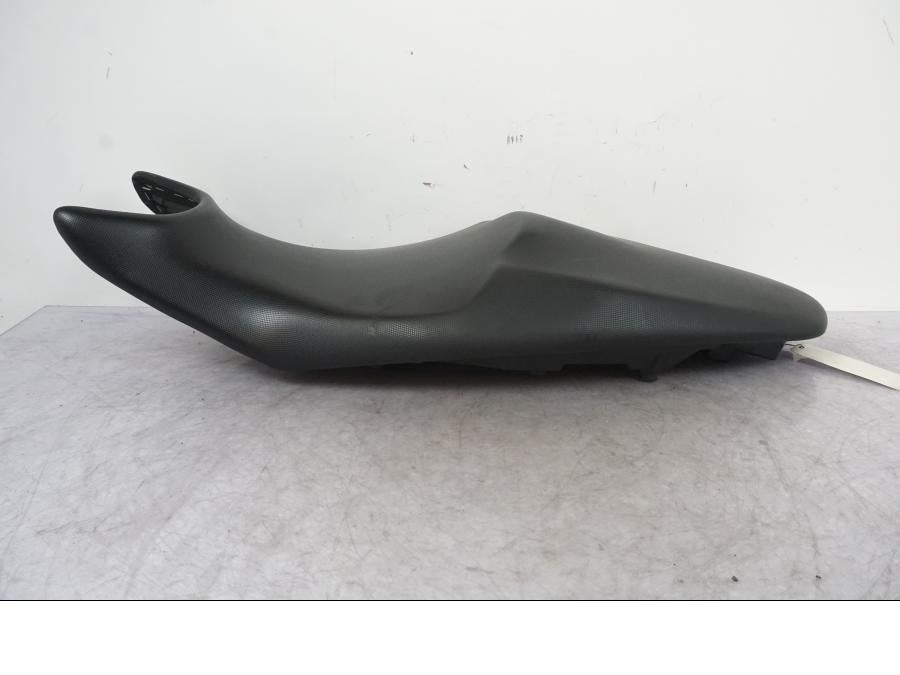 Framsidan på Sadel från en BMW F 800 R -2018 motorcykel.