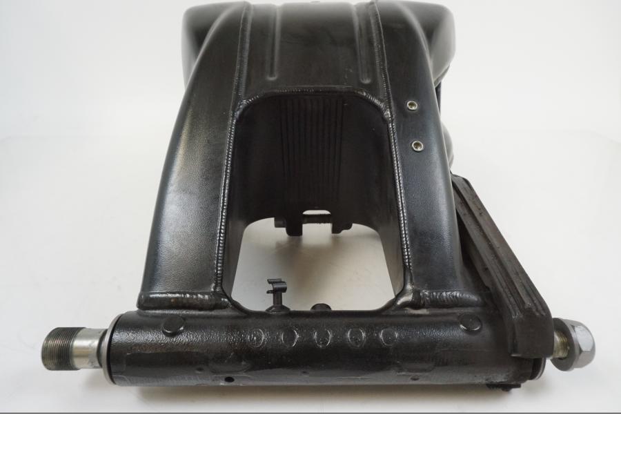 Vänster sida på Sving från en BMW S 1000 R -2019 motorcykel.