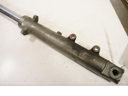 Vänster sida på Gaffelben från en Yamaha FZ 750 -1988 motorcykel.