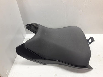 Baksidan på Sadel från en Kawasaki ER-6N -2015 motorcykel.