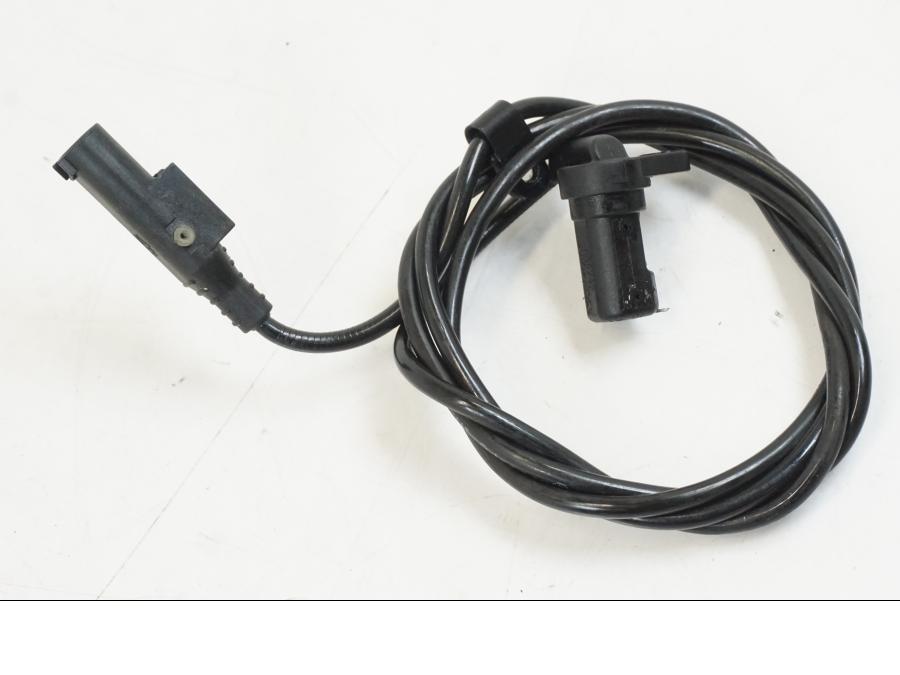 Snett uppifrån på ABS givare från en Aprilia Tuono V4R -2011 motorcykel.