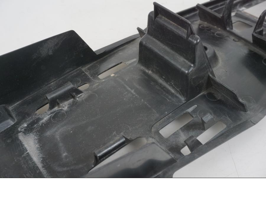 Vänster sida på Undertail från en Suzuki GSX-R 1000 -2007 motorcykel.