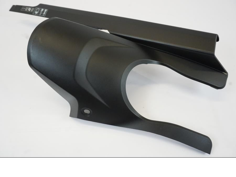 Höger sida på Svingskärm från en Triumph Trident -2021 motorcykel.