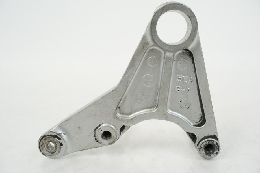 Framsidan på Bromsoksfäste från en Yamaha XJR 1300 -2002 motorcykel.