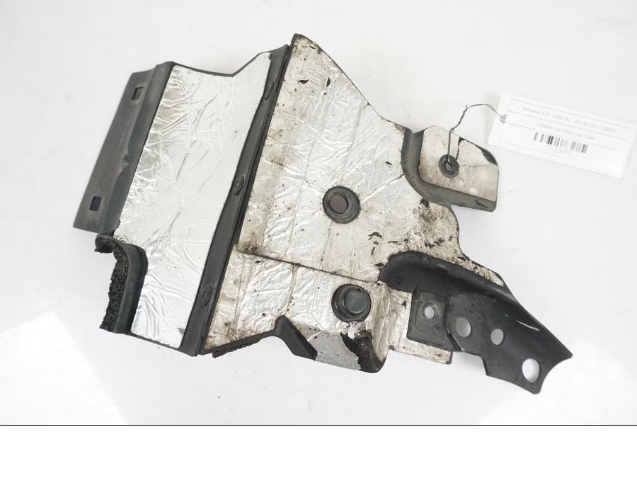 Framsidan på Värmeskydd från en Yamaha YZF 1000 R1 -2007 motorcykel.