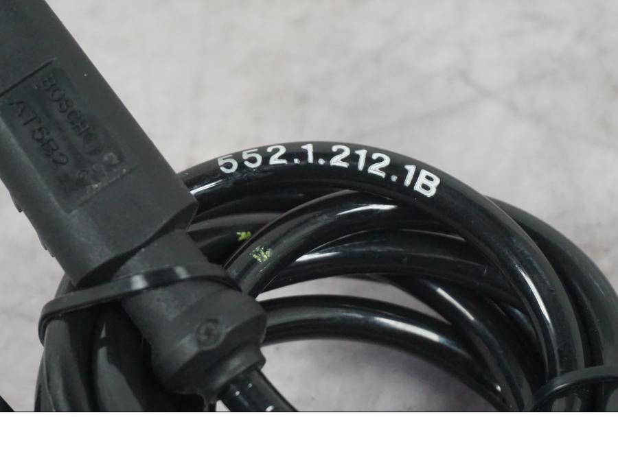 Snett uppifrån på ABS givare från en Ducati Multistrada V4 -2024 motorcykel.