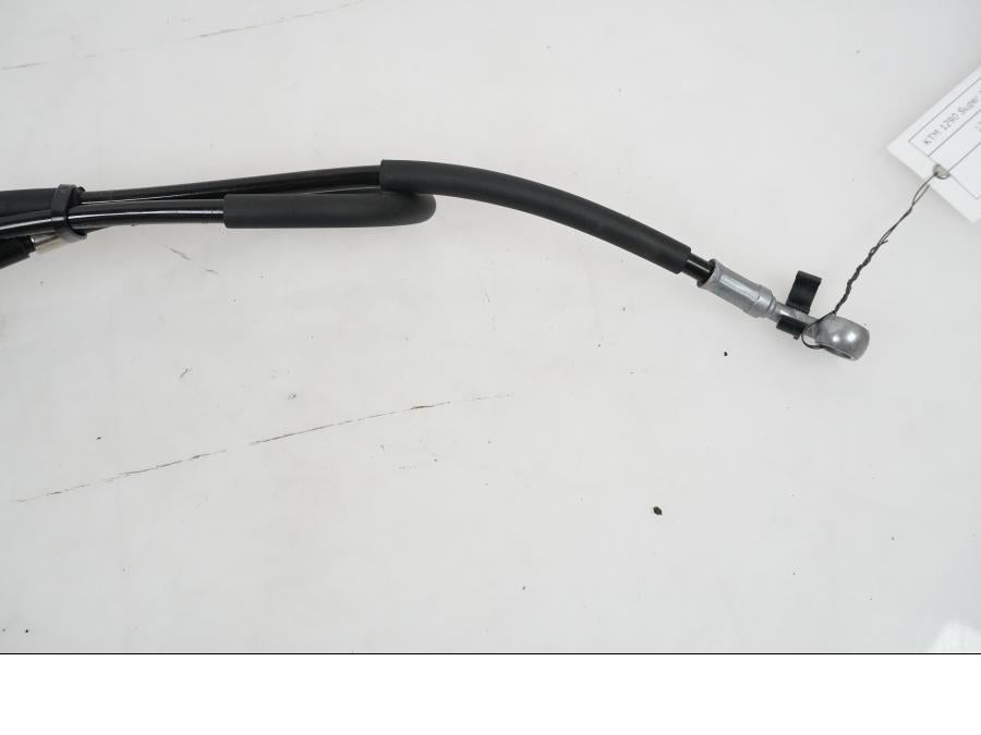 Höger sida på Bromsledning från en KTM 1290 Super Adventure S -2022 motorcykel.