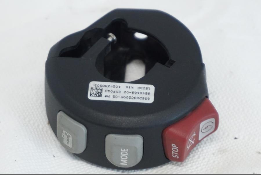 Baksidan på Styrelreglage från en BMW K 1600 -2015 motorcykel.