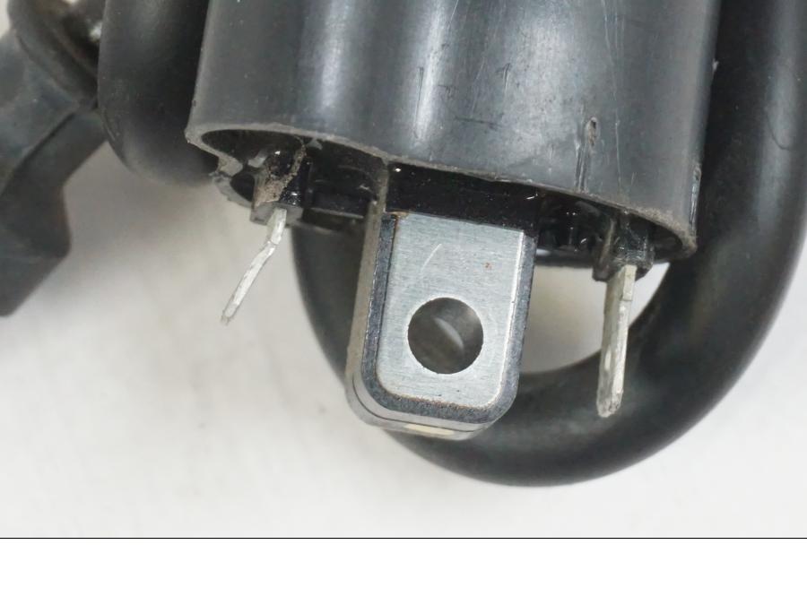 Höger sida på Tändspole från en Suzuki VZR 1800 -2009 motorcykel.
