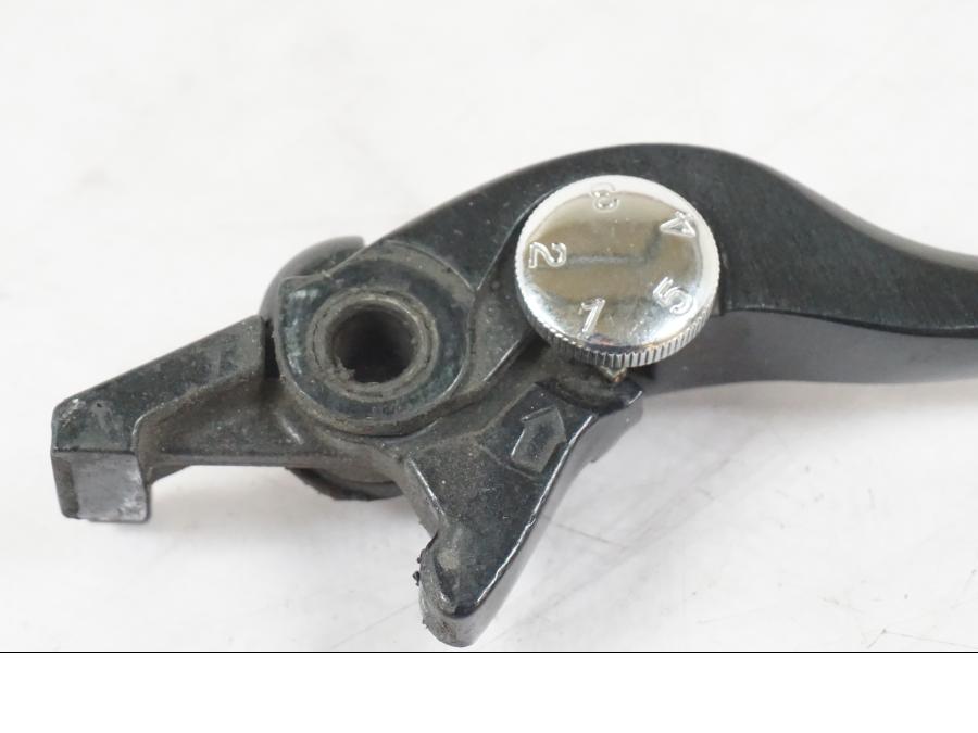 Vänster sida på Bromsgrepp från en Kawasaki ZX-6R -2011 motorcykel.