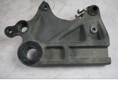 Framsidan på Bromsoksfäste från en Kawasaki Versys 1000 -2015 motorcykel.