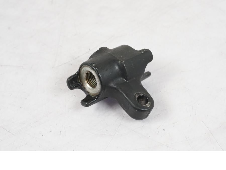 Framsidan på Bromsfördelare från en Suzuki GSX 550 EF -1985 motorcykel.