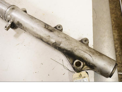 Baksidan på Gaffelben från en Suzuki DR 750 S -1988 motorcykel.