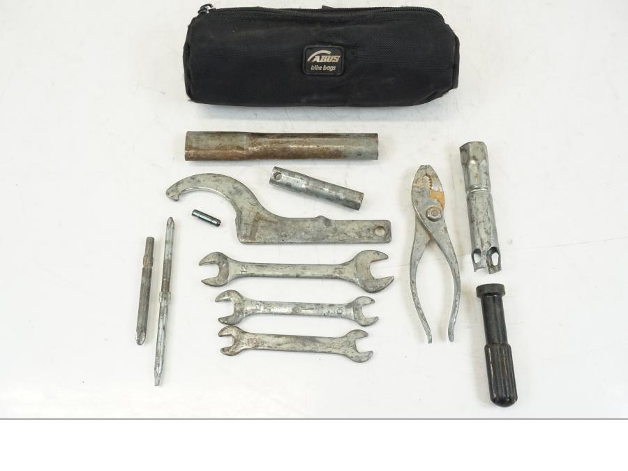 Framsidan på Verktyg från en Yamaha YZF 1000 R1 -2001 motorcykel.