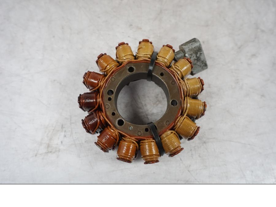 Framsidan på Generator från en Triumph Tiger Explorer -2016 motorcykel.