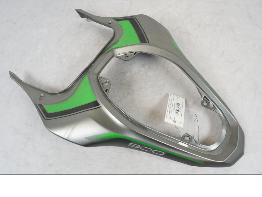 Framsidan på Bakvinge från en Kawasaki Z 900 -2019 motorcykel.