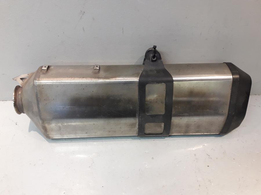 Vänster sida på Ljuddämpare från en KTM 1190 Adventure -2014 motorcykel.