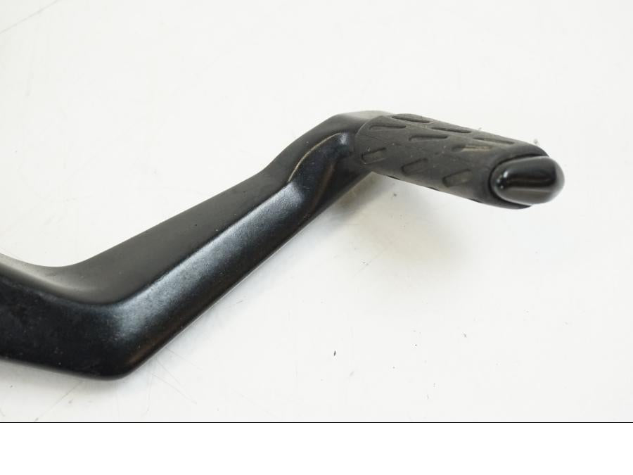 Vänster sida på Bromspedal från en Ducati Streetfighter S -2011 motorcykel.