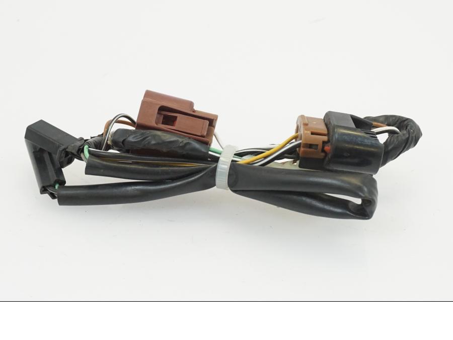 Baksidan på Kablage från en Suzuki GSF 600 -2000 motorcykel.