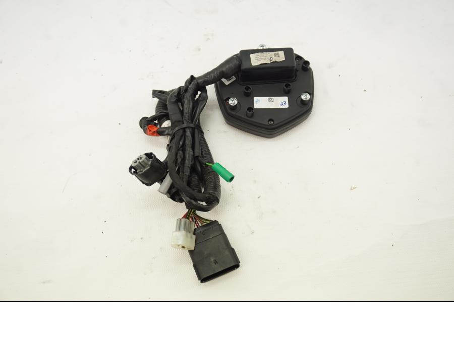 Baksidan på Instrumentpanel från en KTM RC 390 -2019 motorcykel.