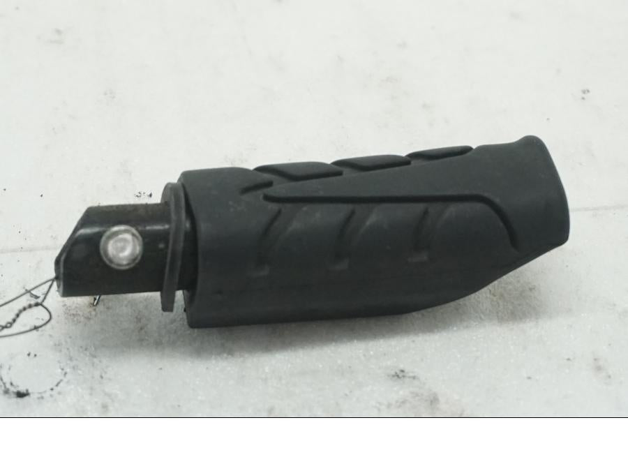 Framsidan på Fotpinne från en Honda CBR 500 R -2013 motorcykel.