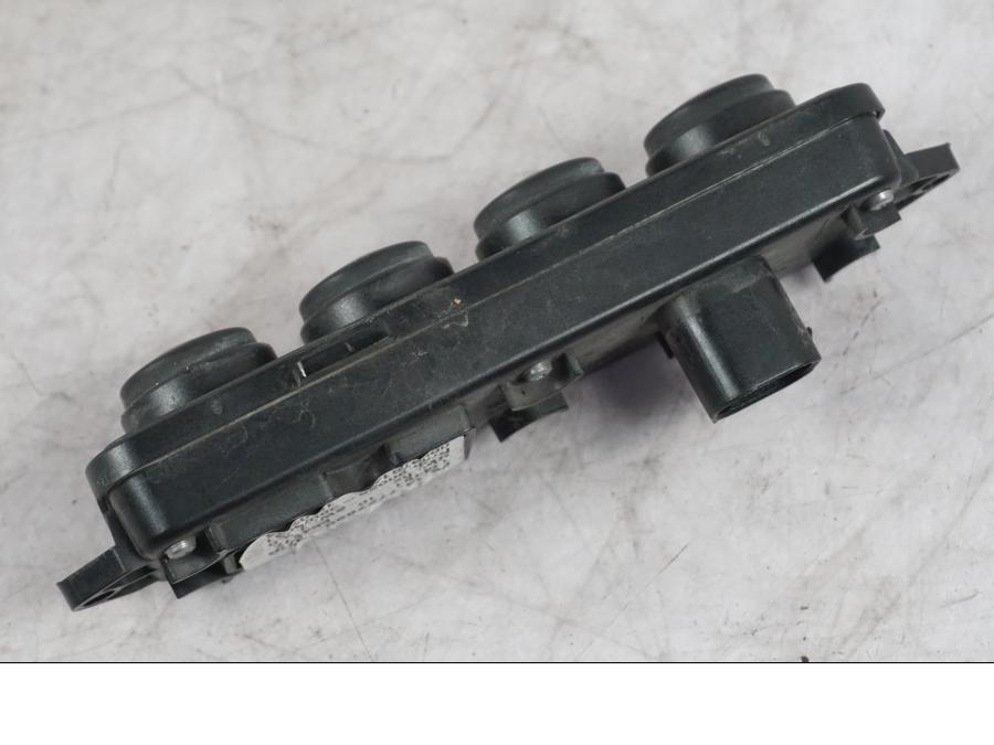 Höger sida på Radio från en BMW K 1600 GTL -2015 motorcykel.