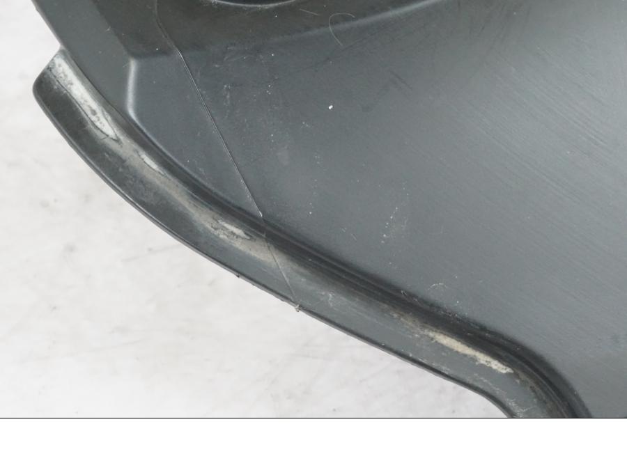 Snett uppifrån på Bakvinge från en Suzuki GSX-R 750 -2007 motorcykel.