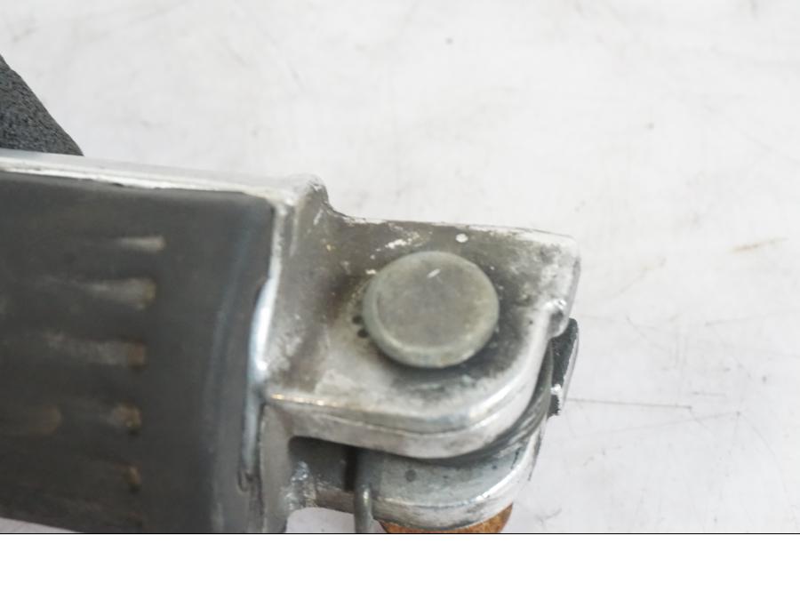 Höger sida på Fotpinne från en Honda CBR 1000 F -1999 motorcykel.