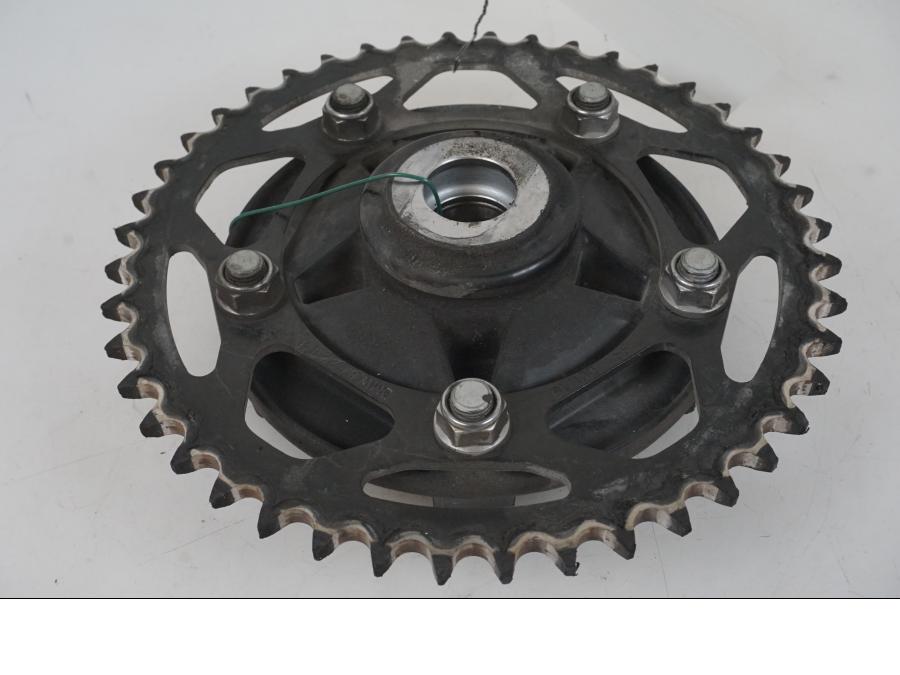 Framsidan på Drevfäste från en BMW F 750 GS -2019 motorcykel.