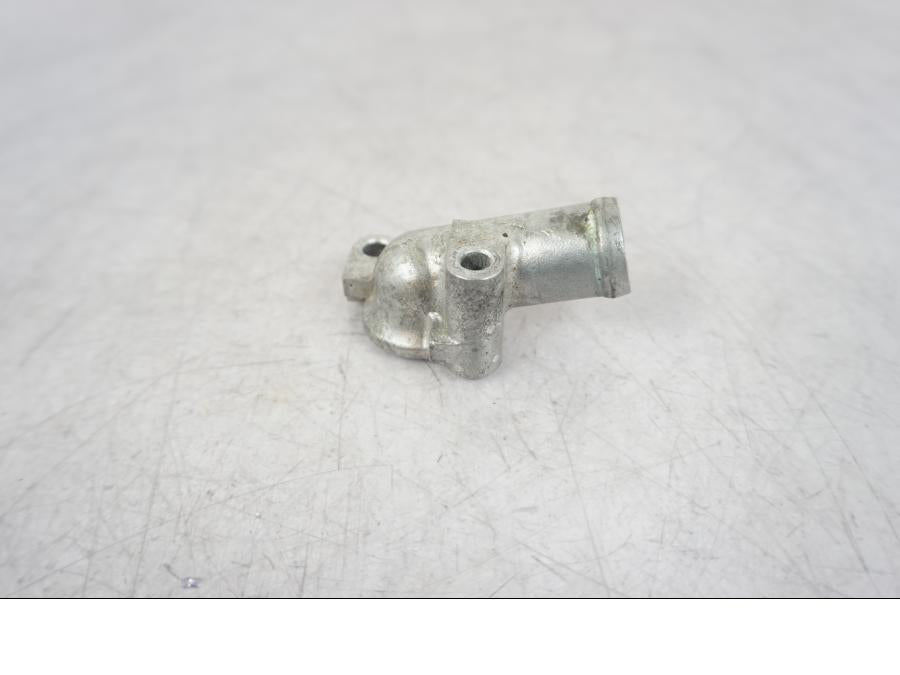 Framsidan på Vattenrör från en Honda VFR 800 -2005 motorcykel.