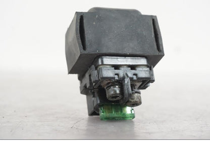 Snett uppifrån på Startrelä från en Kawasaki ZX-6R -2006 motorcykel.