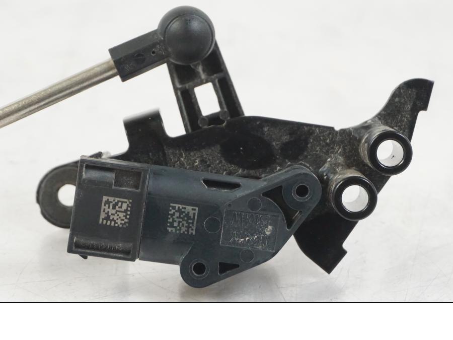 Baksidan på Nivåsensor från en BMW R 1250 GS -2021 motorcykel.