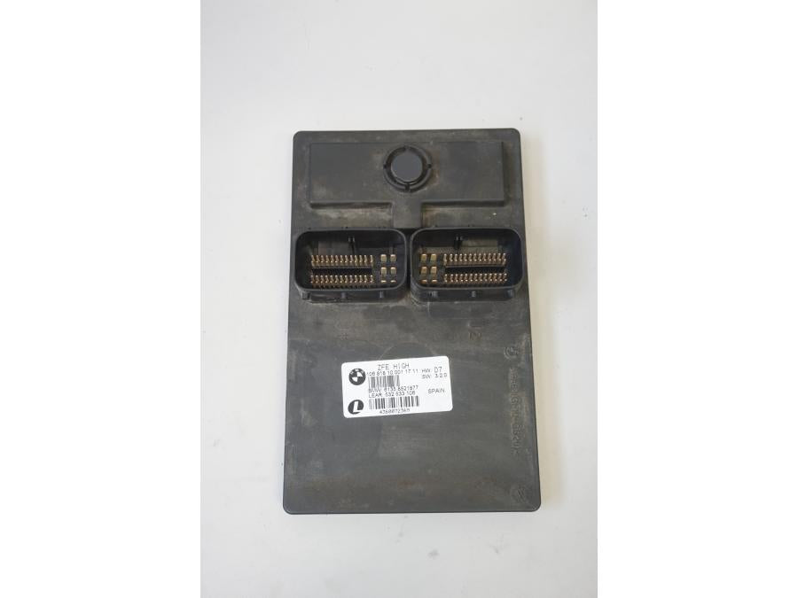 Framsidan på ZFE styrbox från en BMW R 1200 GSA -2011 motorcykel.