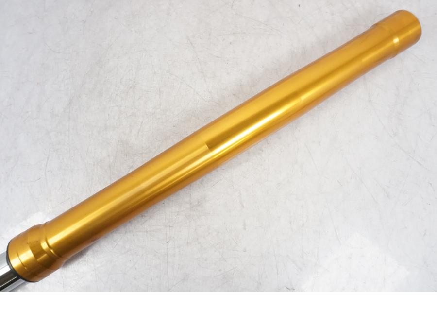 Snett nerifrån på Gaffelben från en Yamaha MT-09 -2016 motorcykel.