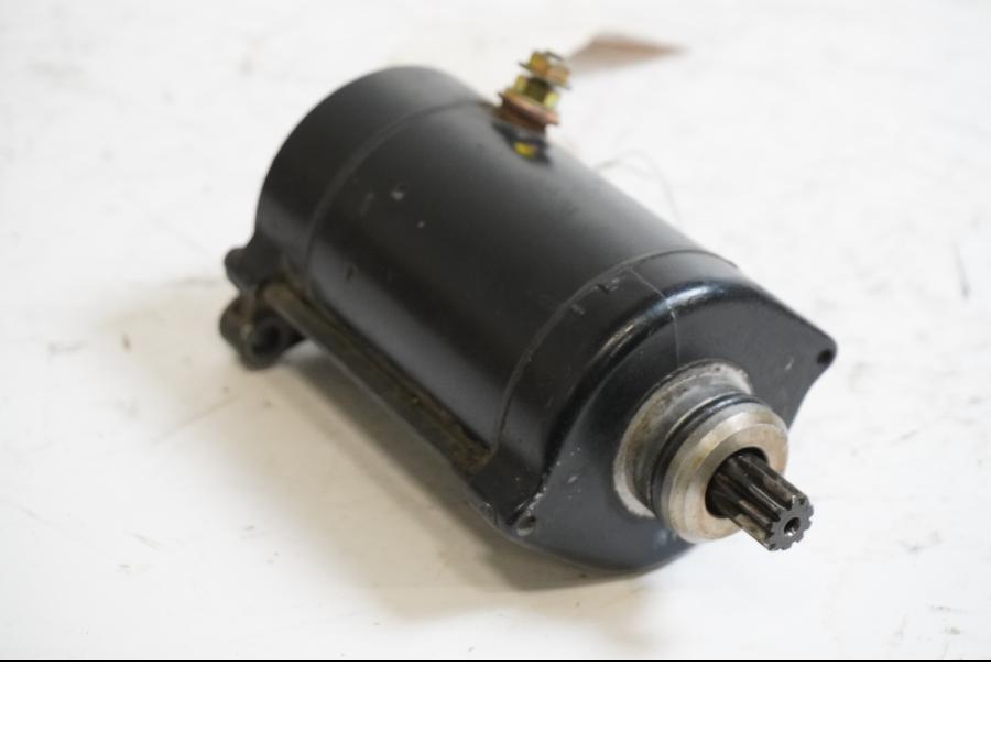 Framsidan på Startmotor från en Kawasaki ZZR 1100 -1991 motorcykel.