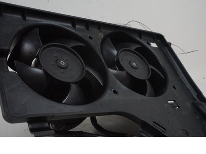 Vänster sida på Vattenkylfläkt från en KTM 1290 Super Duke -2019 motorcykel.