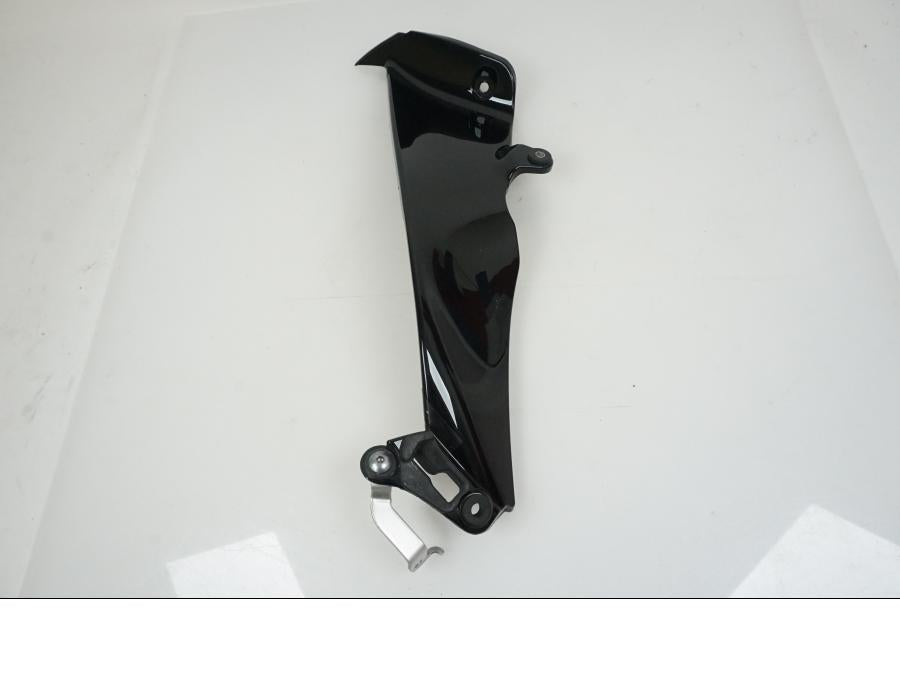 Framsidan på Innerpanel från en Yamaha YZF 1000 R1 -2011 motorcykel.