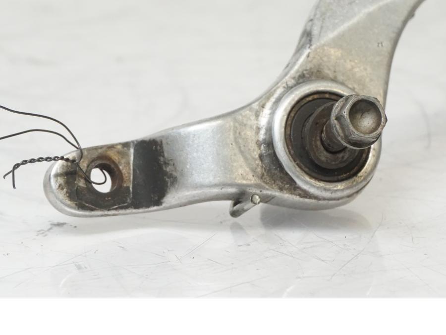 Höger sida på Bromspedal från en Husaberg FS 650 E -2003 motorcykel.