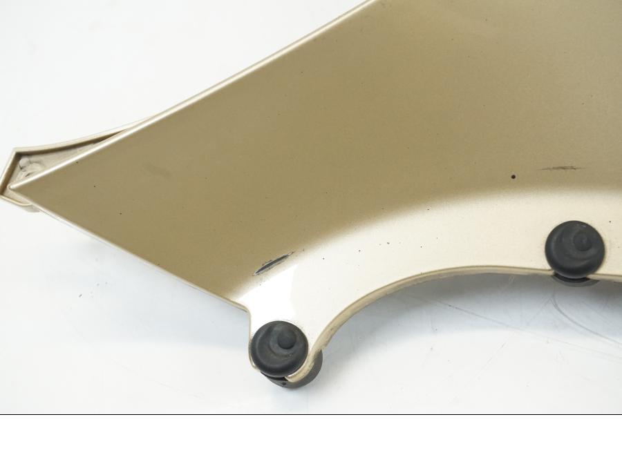 Baksidan på Sidopanel från en BMW K 1200 LT -2004 motorcykel.